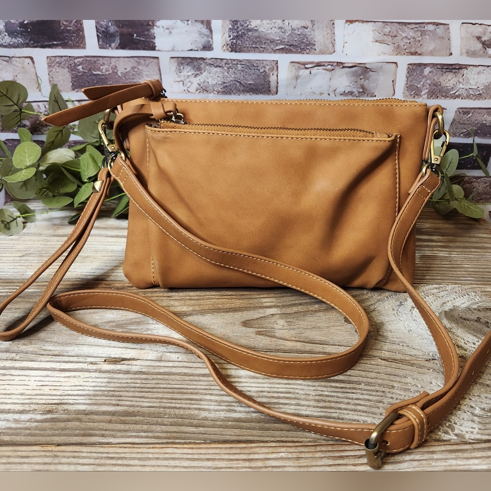 Shiraleah Chicago Vegan Leather Tan/Camel Color Crossbody Clutch Bag